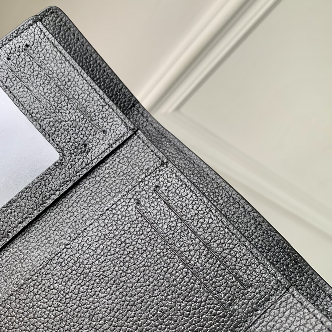 l**is V*t*n wallet-m83231-11×8cm