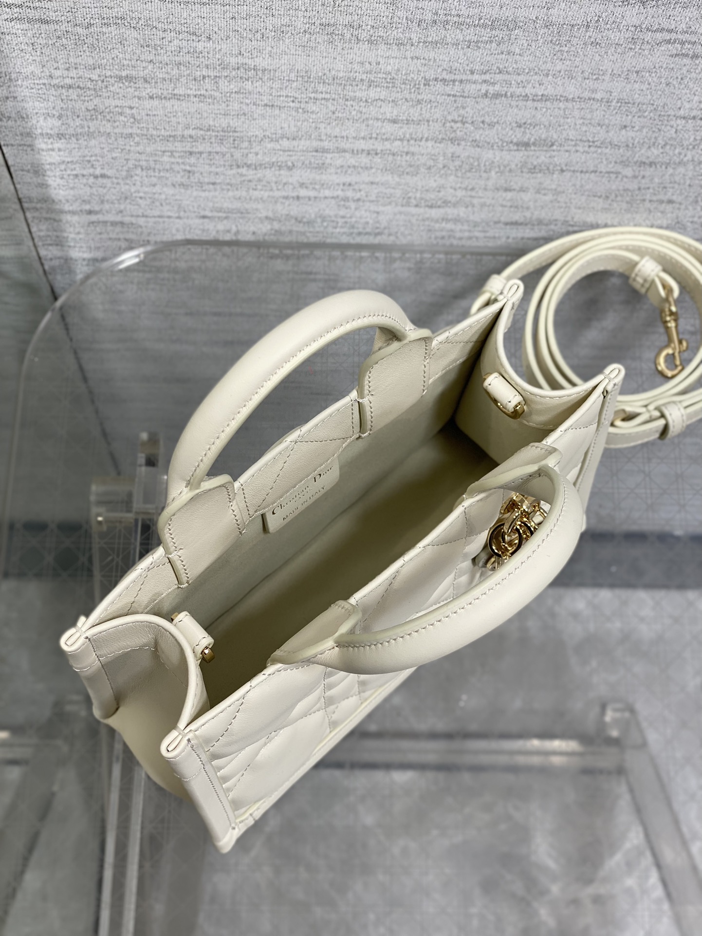 D*or book tote-21.5*13*7.5cm