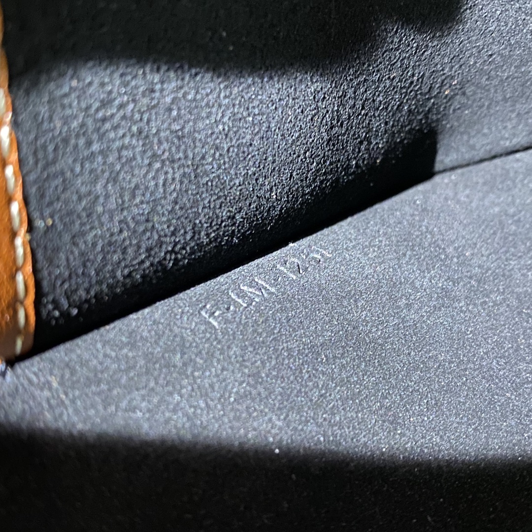 Ce**e brown leather ava hobo-24×13×7cm