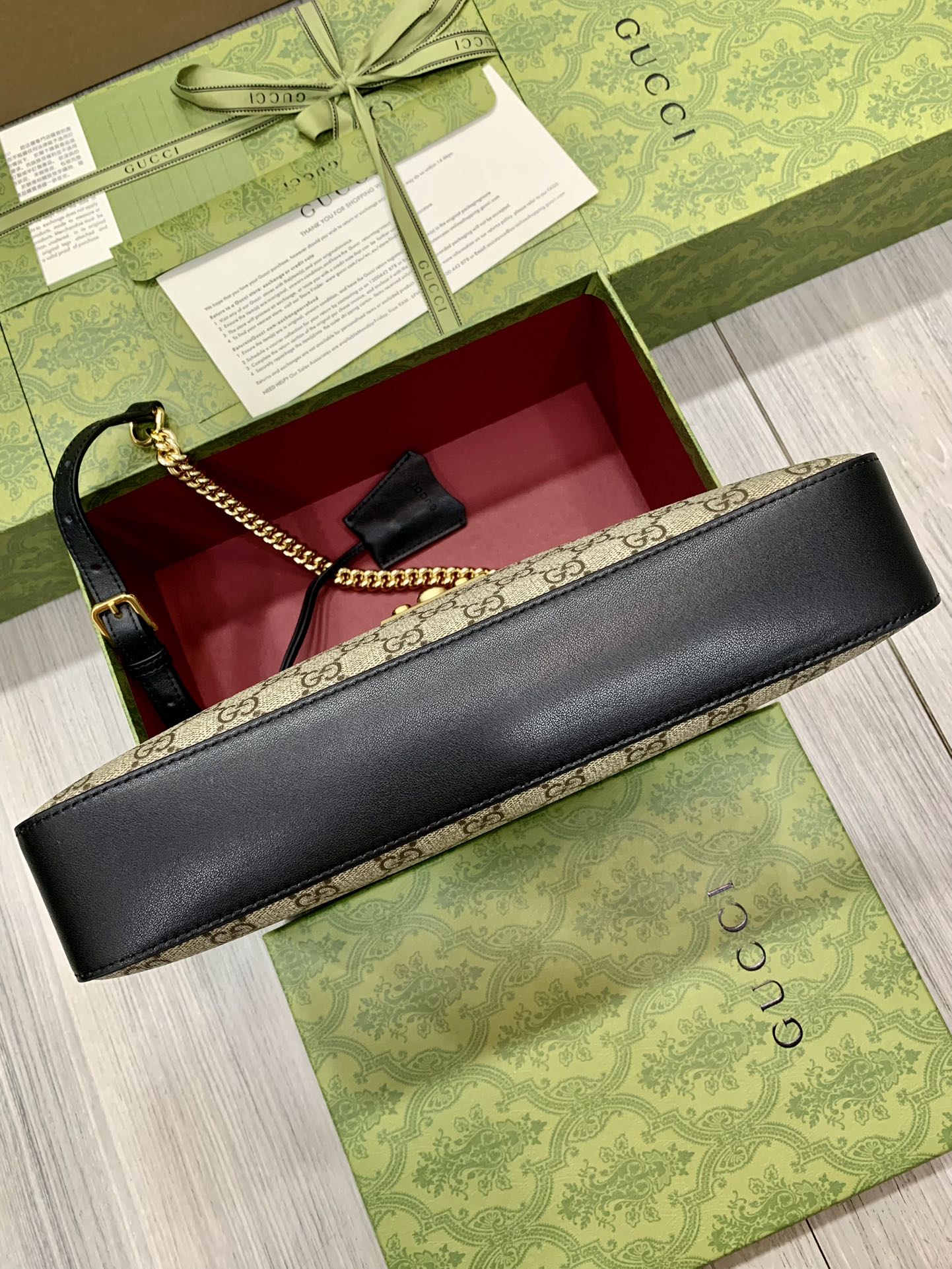 G*u*i padlock bag-32.5x 24x 5.5cm