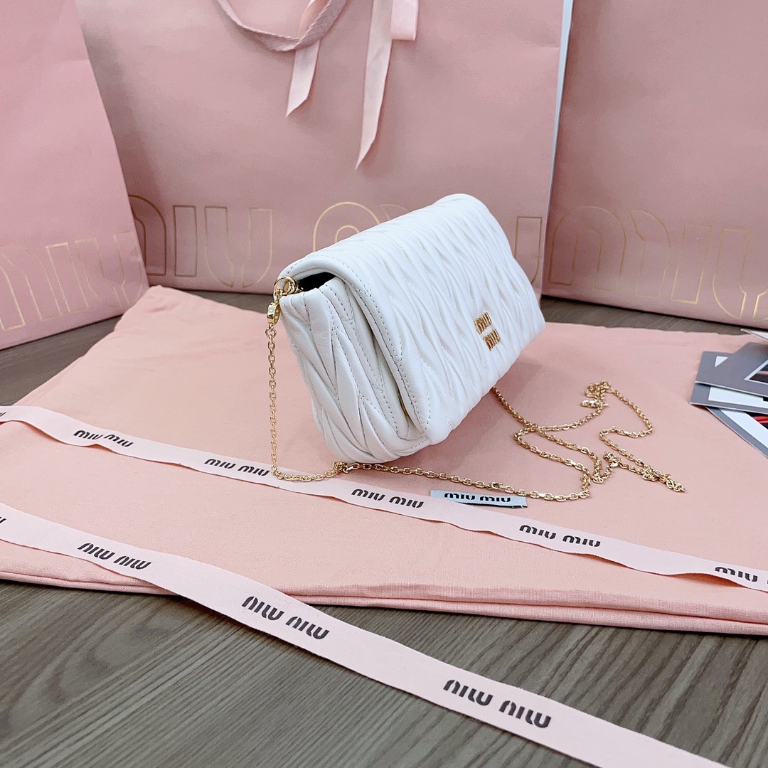 MiuMiu Leather Matelassé Mini Shoulder Bag-18 X9.5 X 4CM