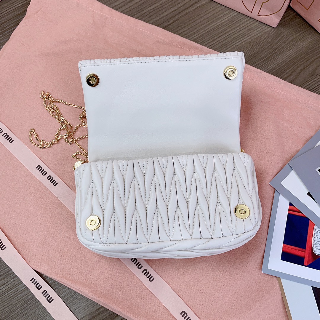 MiuMiu Leather Matelassé Mini Shoulder Bag-18 X9.5 X 4CM