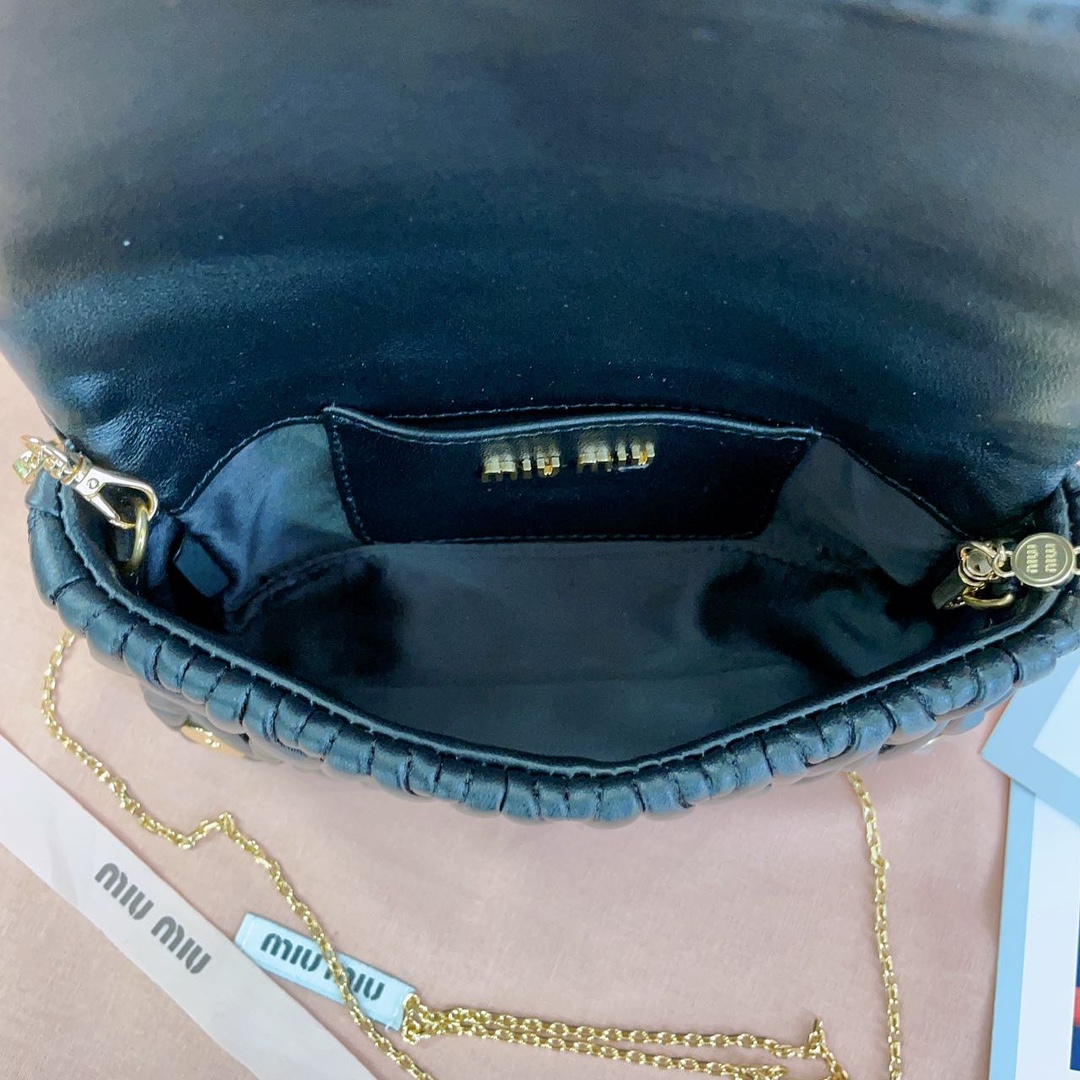 MiuMiu Leather Matelassé Mini Shoulder Bag-18 X9.5 X 4CM