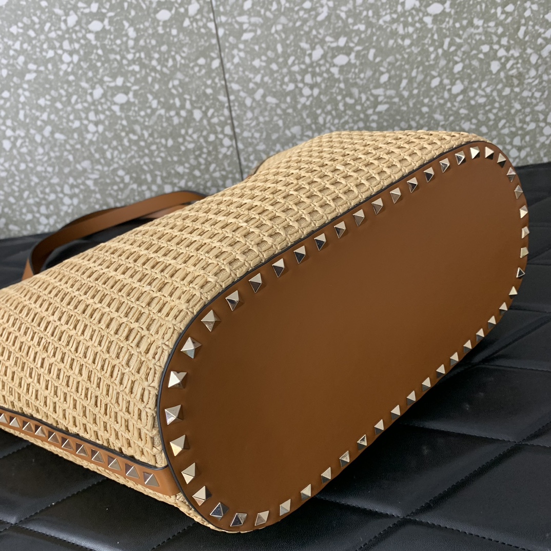 Valentino Rockstud Raffia Tote-31*30*13.5CM