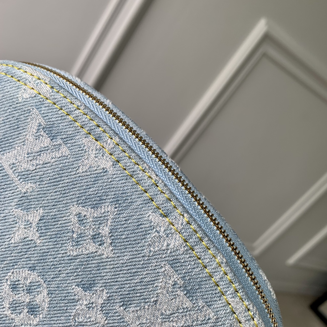 l**is V*t*n pochette cosmétique-19 x 12 x 6cm