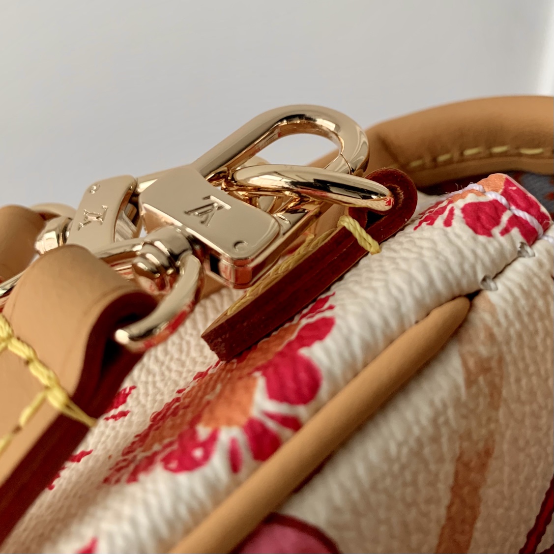 l**is V*t*n nano diane handbags-m83566-19*10.5*6cm