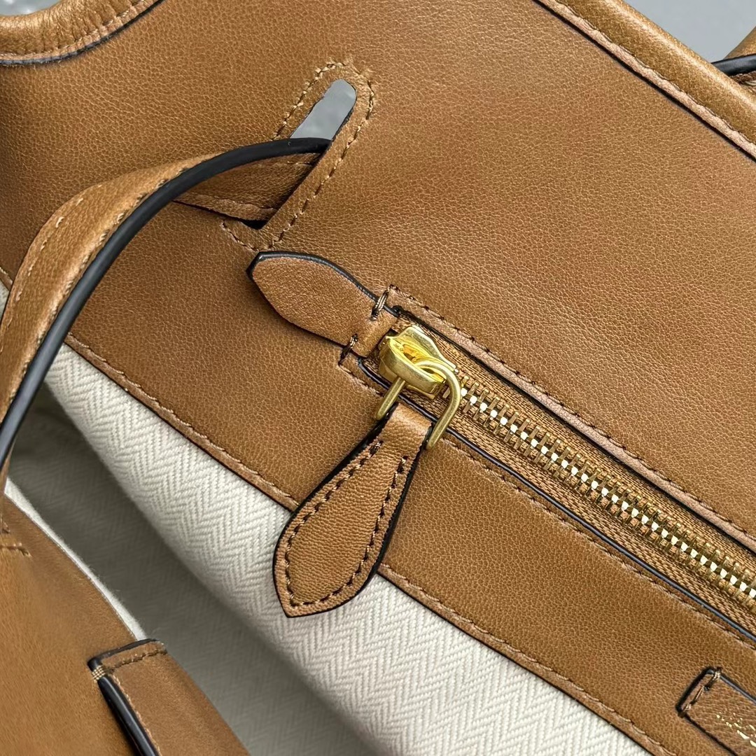 MiuMiu Aventure Nappa Tote-31X40X13CM