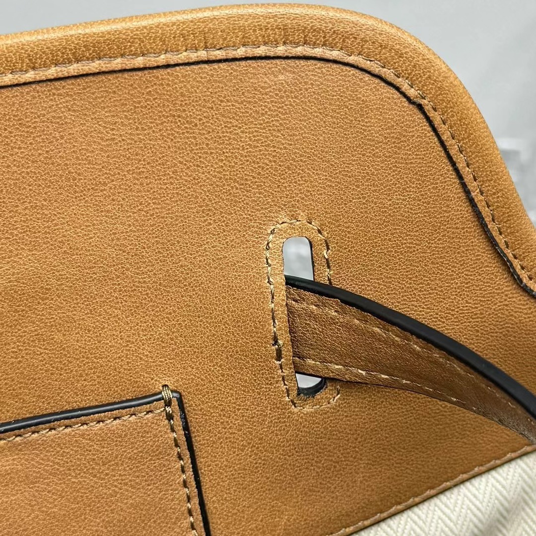 MiuMiu Aventure Nappa Tote-31X40X13CM