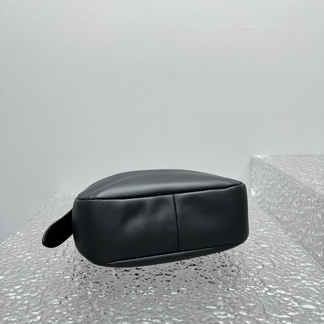 MiuMiu Black Leather Hobo Bag-27*8*20CM