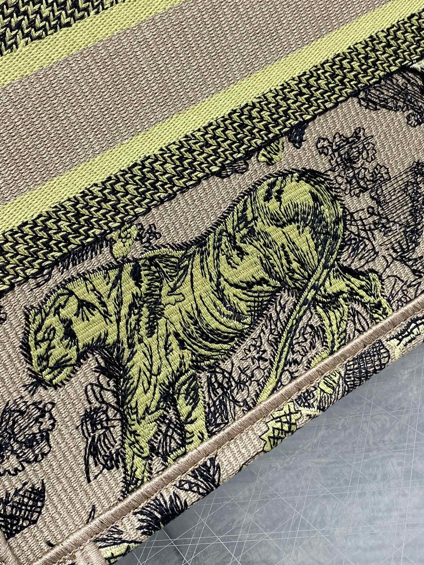 D*or small book tote-26*8*22cm