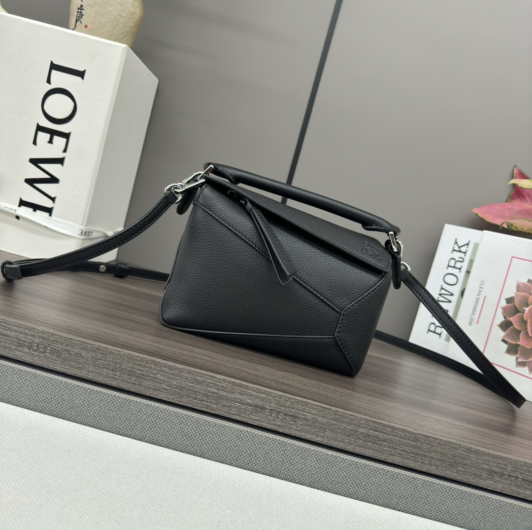 Loewe Puzzle Edge Bag-18*12.5*8CM