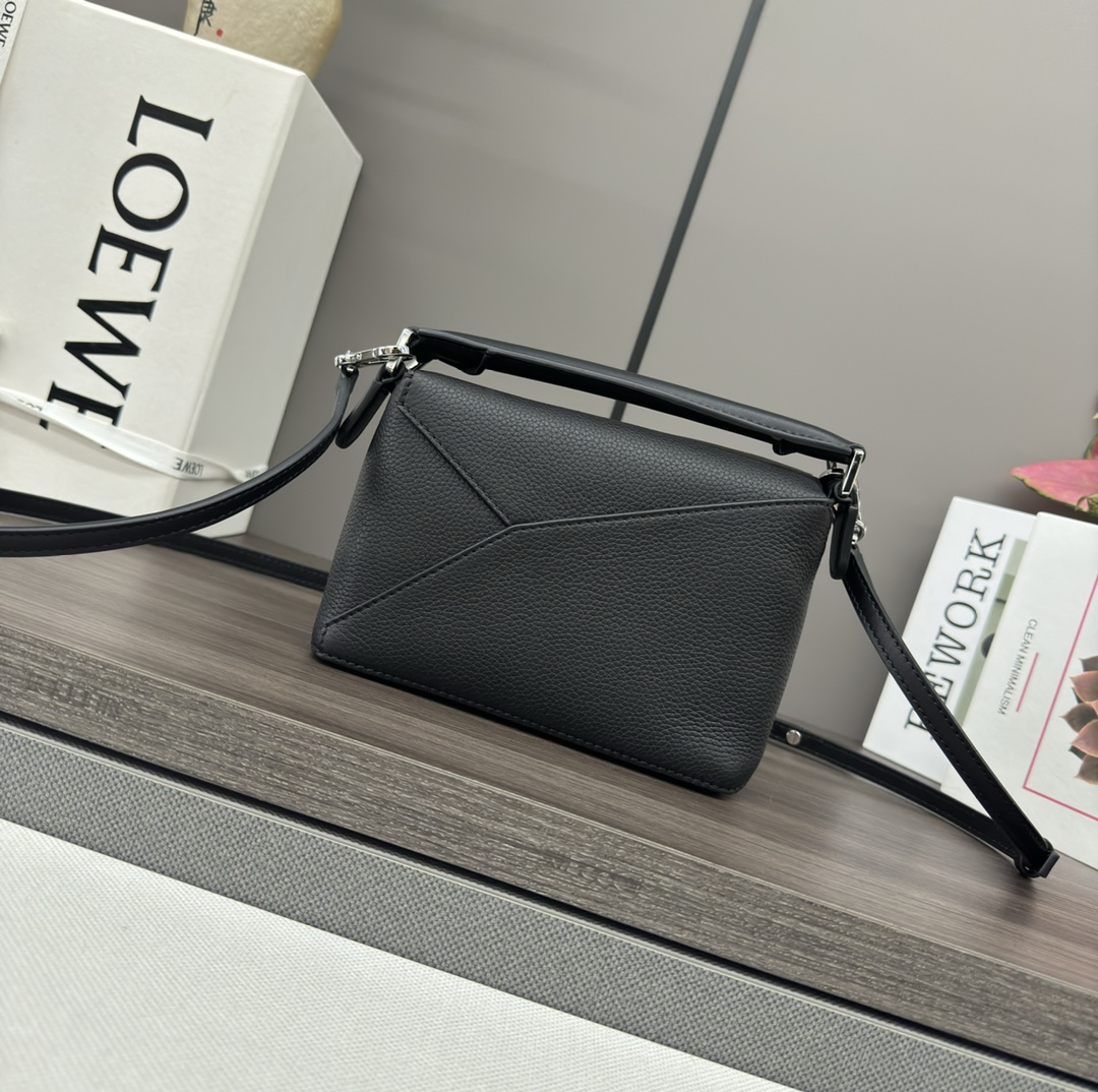 Loewe Puzzle Edge Bag-18*12.5*8CM