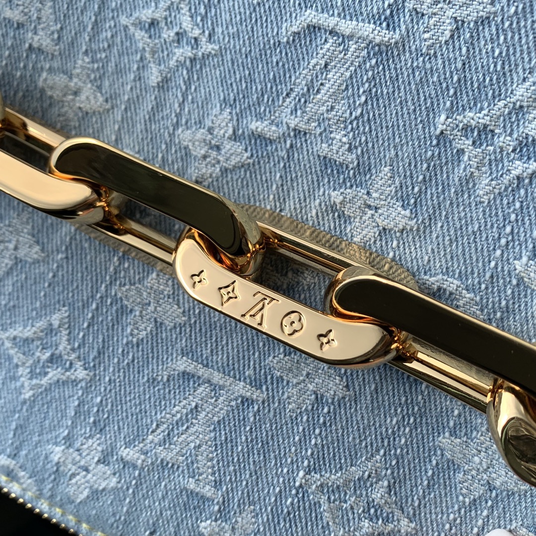 l**is V*t*n coussin bb bag-21*16*7 cm