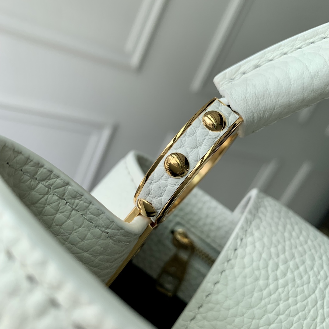 l**is V*t*n capucines handlebag