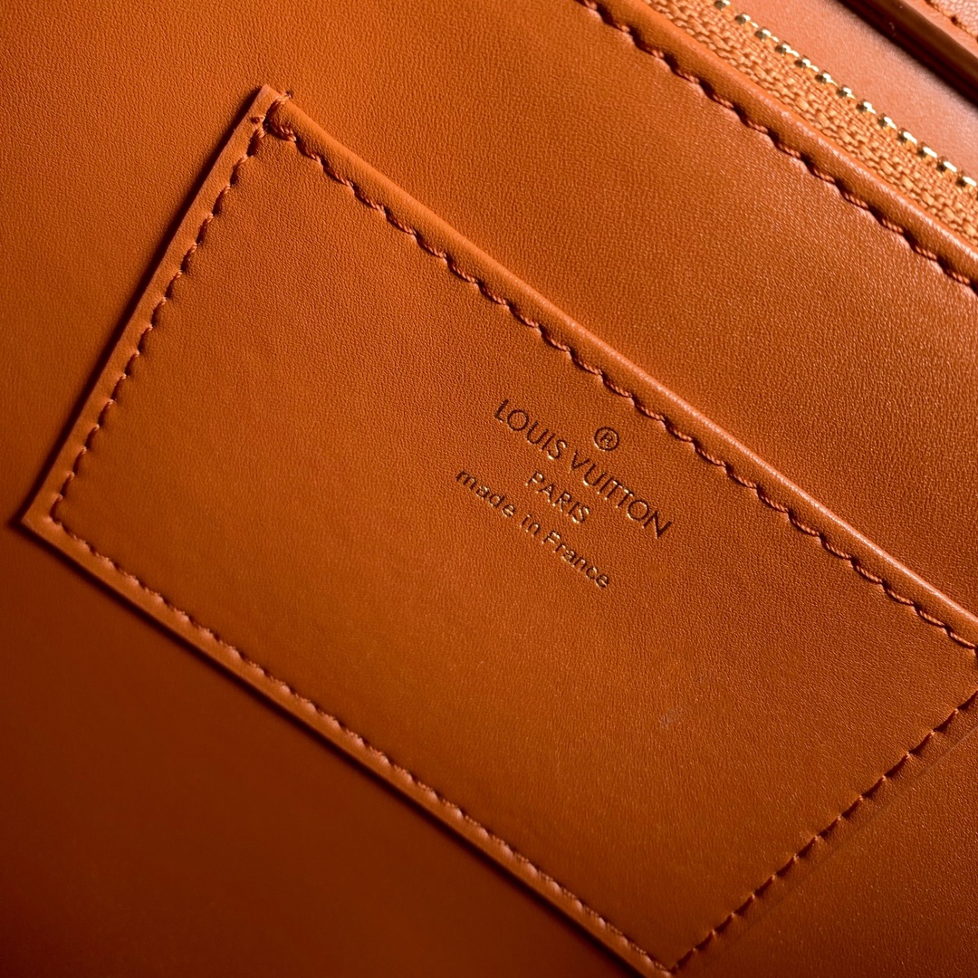 l**is V*t*n capucines souple handlebag-38 x 23 x 16cm