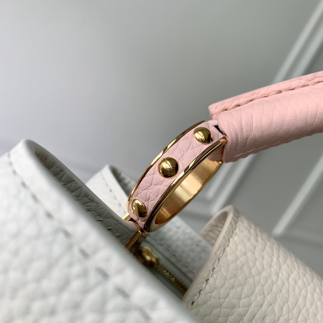 l**is V*t*n capucines handlebag