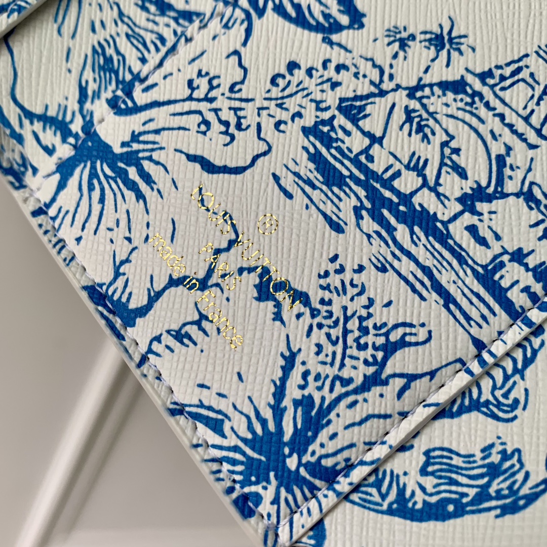 l**is V*t*n victorine by the pool wallet-12 x 9.5 x 2.5cm