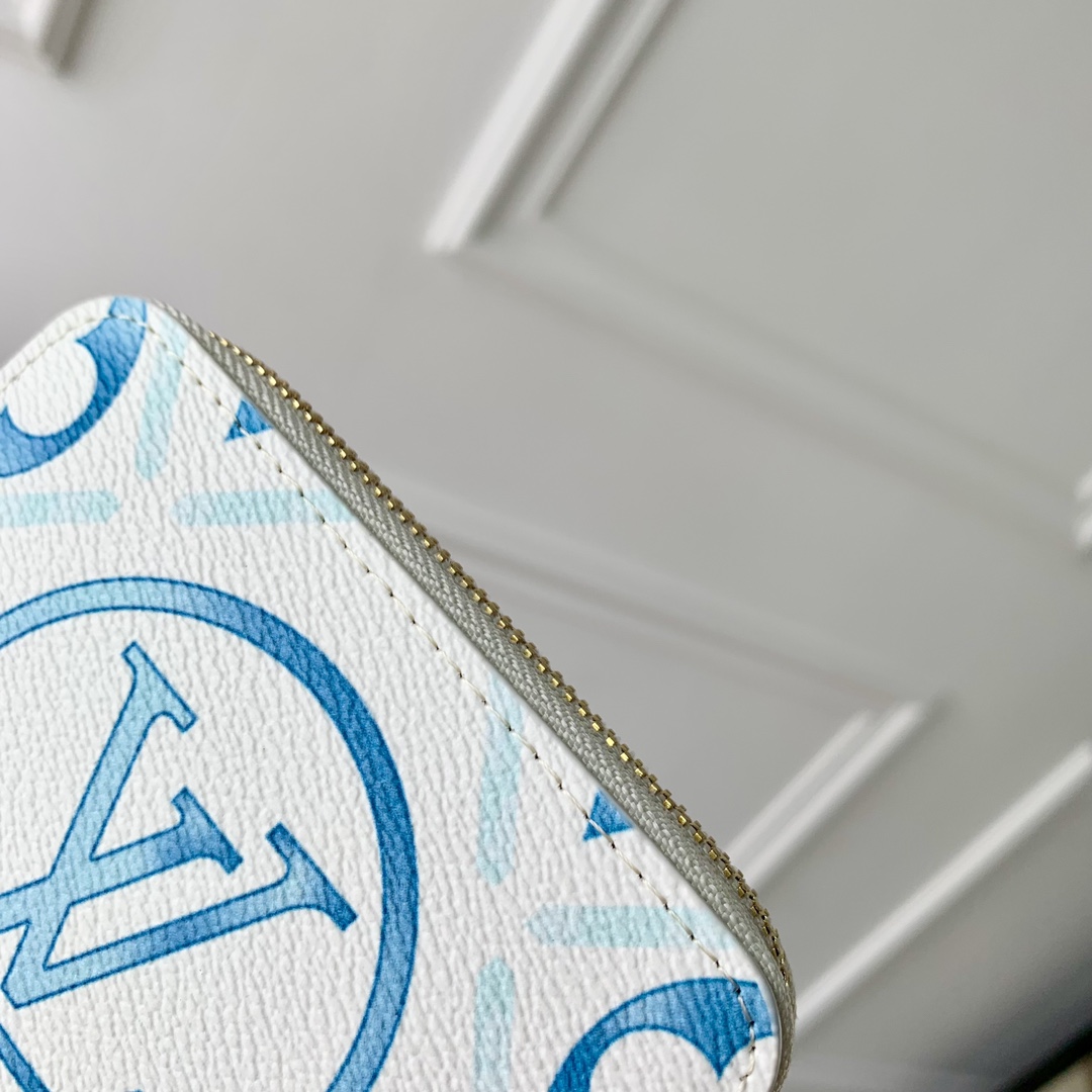 l**is V*t*n by the pool zippy coin purs-11*8.5*2cm