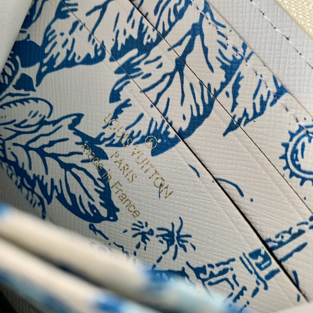 l**is V*t*n by the pool zippy coin purs-11*8.5*2cm