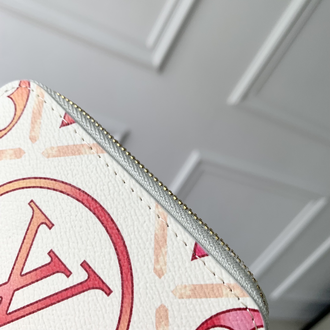 l**is V*t*n by the pool zippy coin purs-11*8.5*2cm