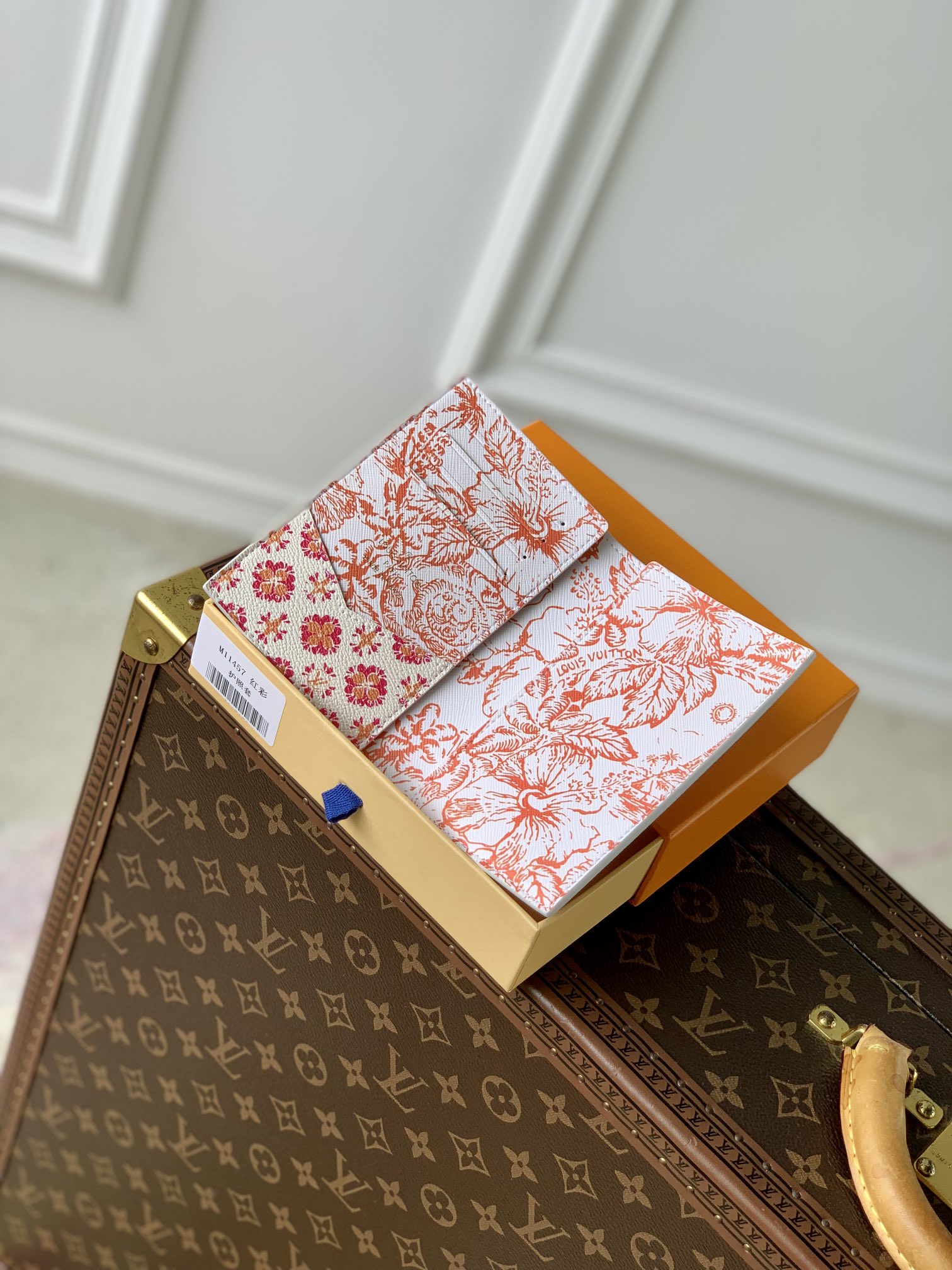 l**is V*t*n by the pool wallet-10 x 14 x 2.5cm