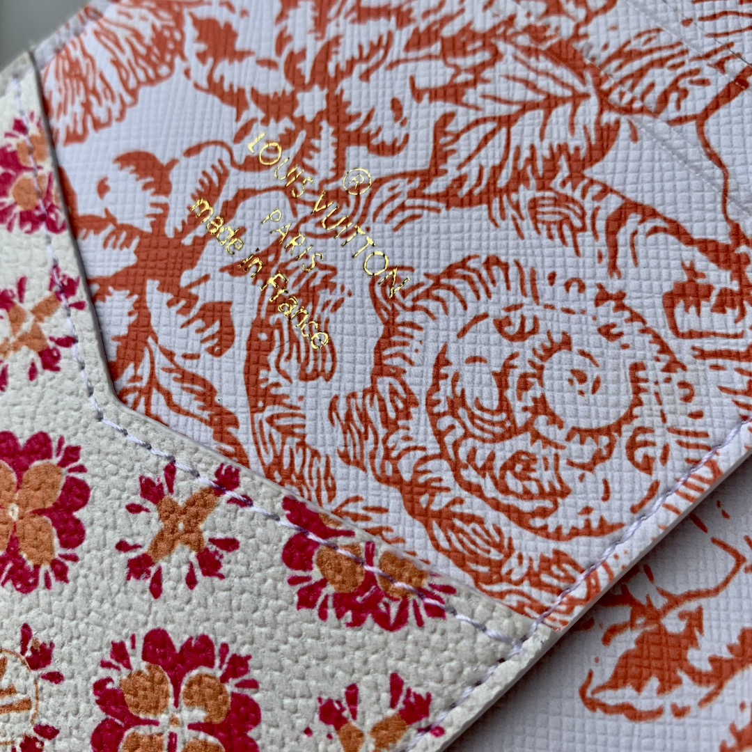 l**is V*t*n by the pool wallet-10 x 14 x 2.5cm