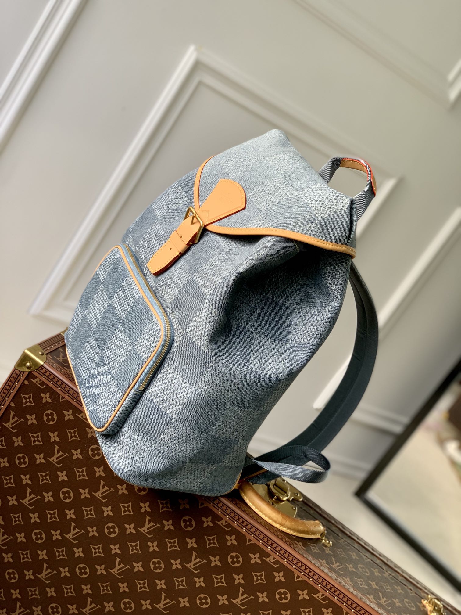 l**is V*t*n montsouris backpack-32 x 40 x 19cm