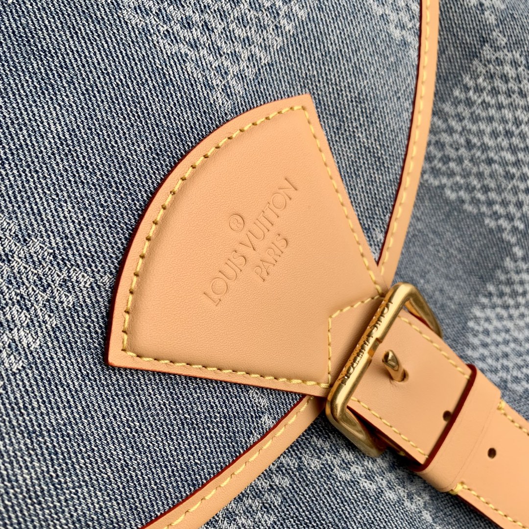 l**is V*t*n montsouris backpack-32 x 40 x 19cm