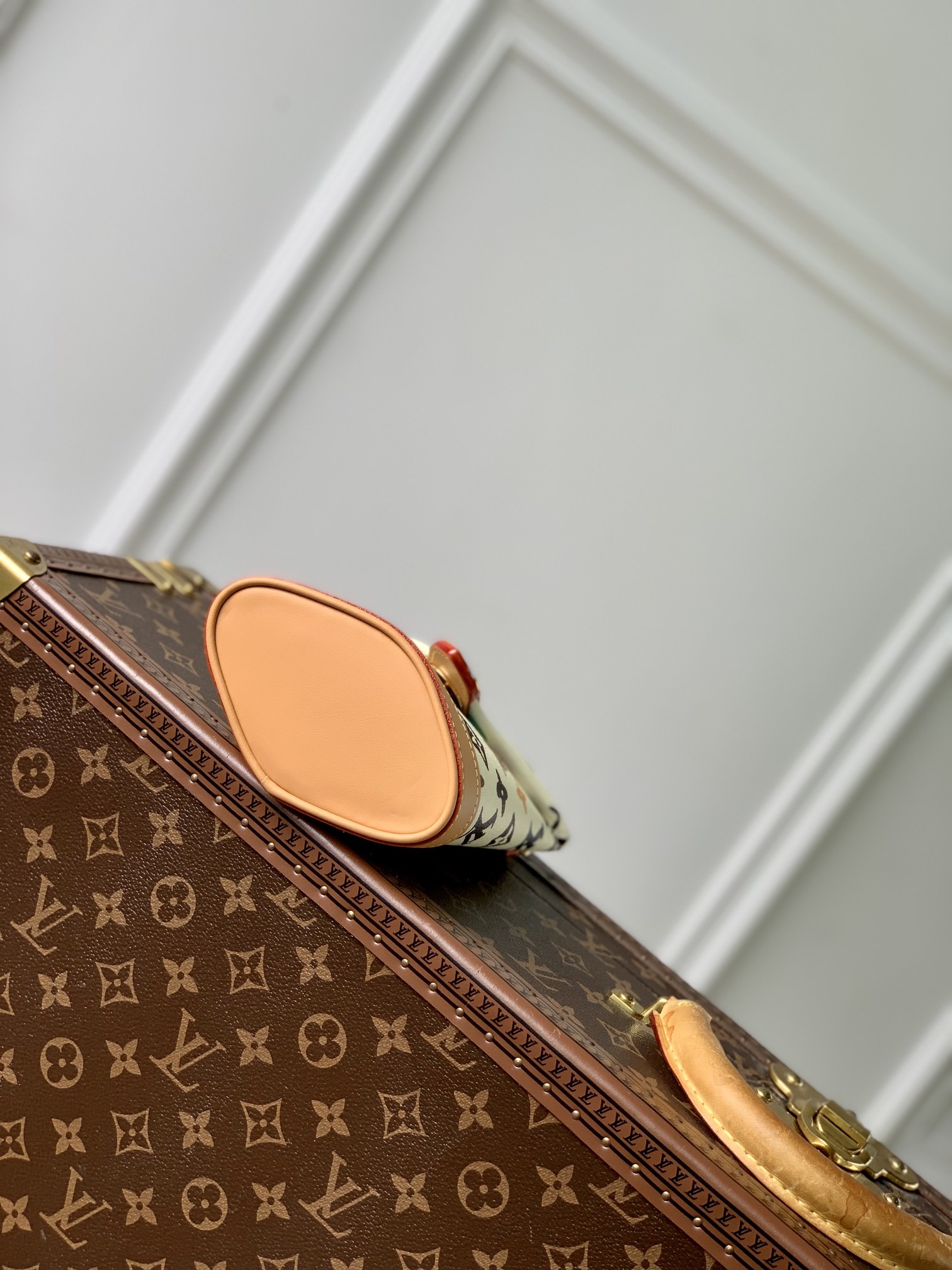 l**is V*t*n crossbody bag-12.5 x 18 x 8.5cm