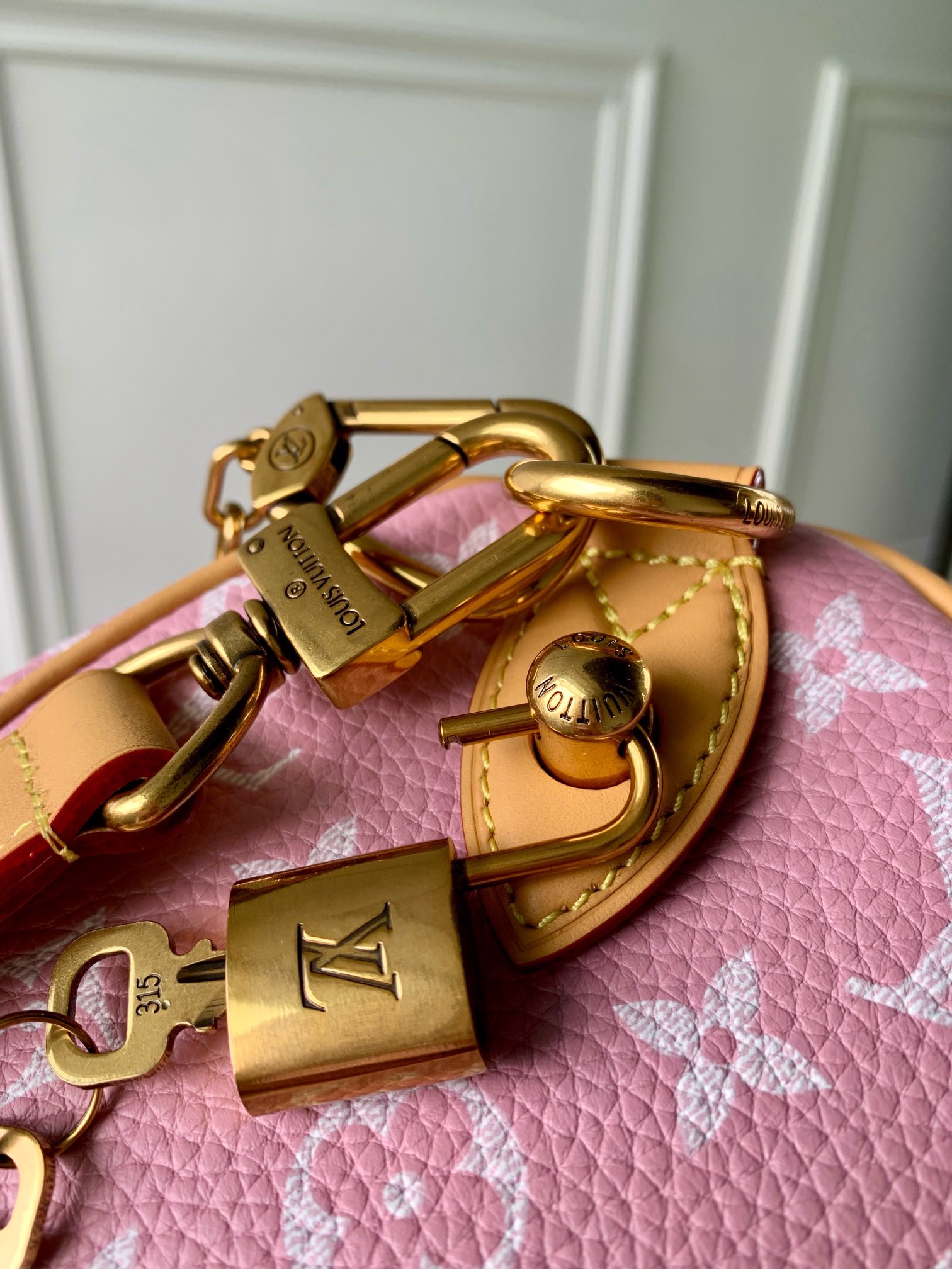 l**is V*t*n speedy bandoulière 25-25x 19 x 15cm