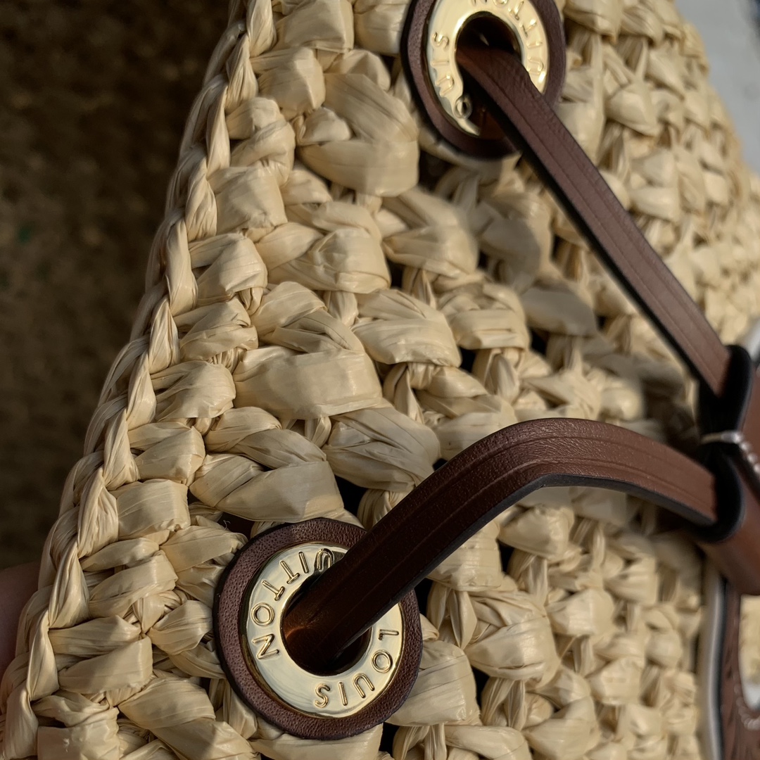 l**is V*t*n noé bb handbag-22 x 24 x 15cm