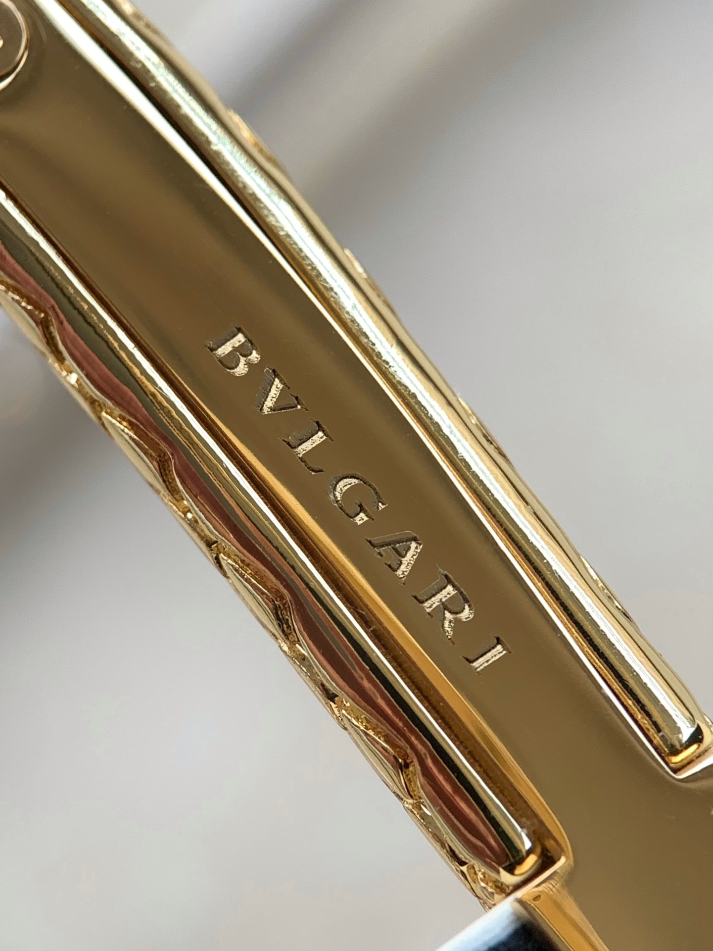 B*l*ai serpentine tote bag-13 x 17.5 x 5.5 cm