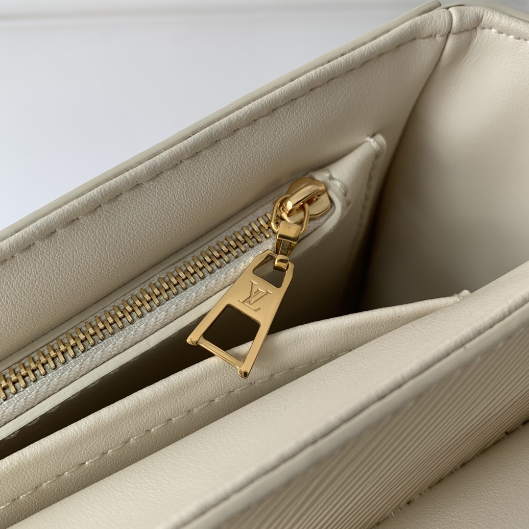 l**is V*t*n twist mm bloom bag-23*17*9.5cm