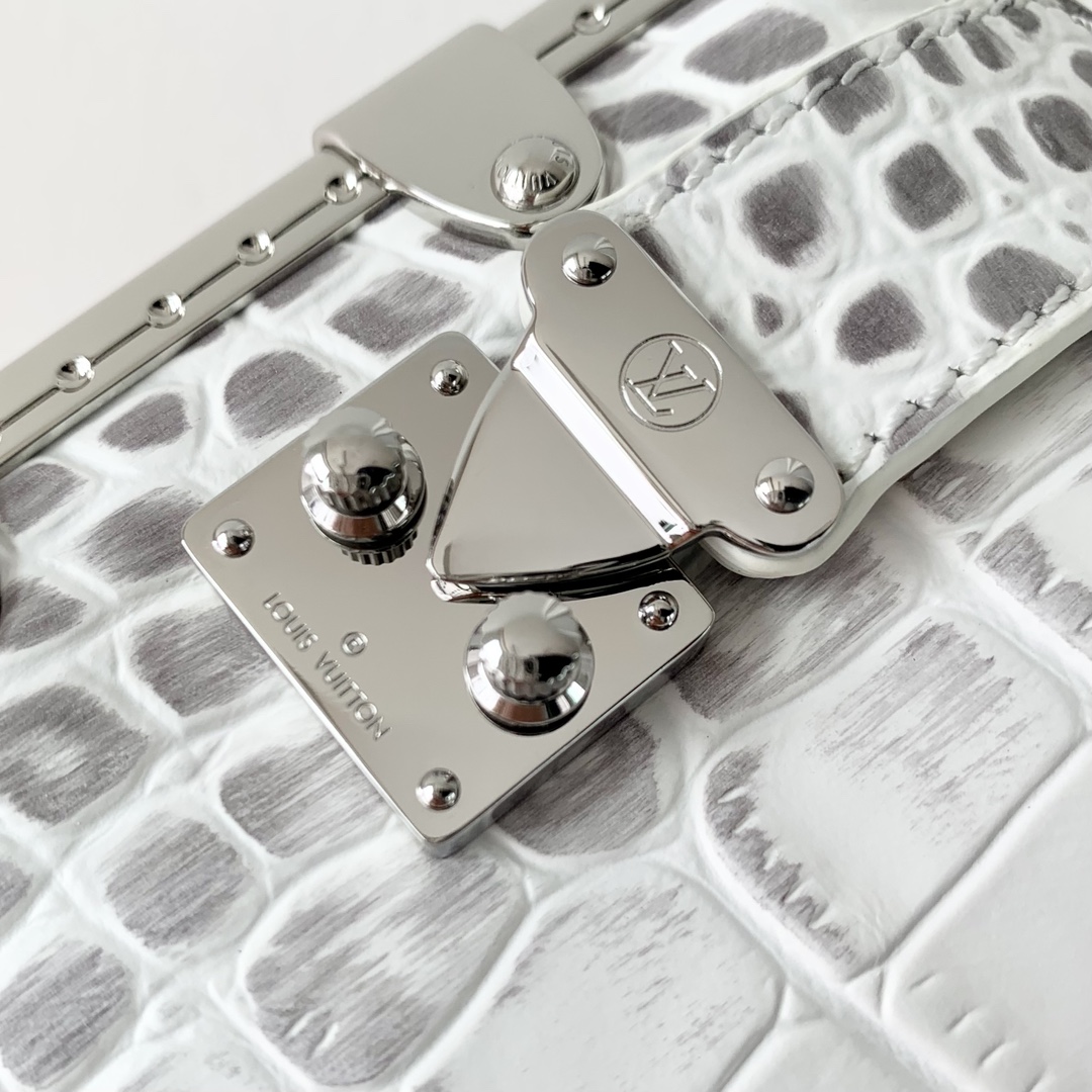 l**is V*t*n slim trunk--m25445-23 x 12 x 4cm