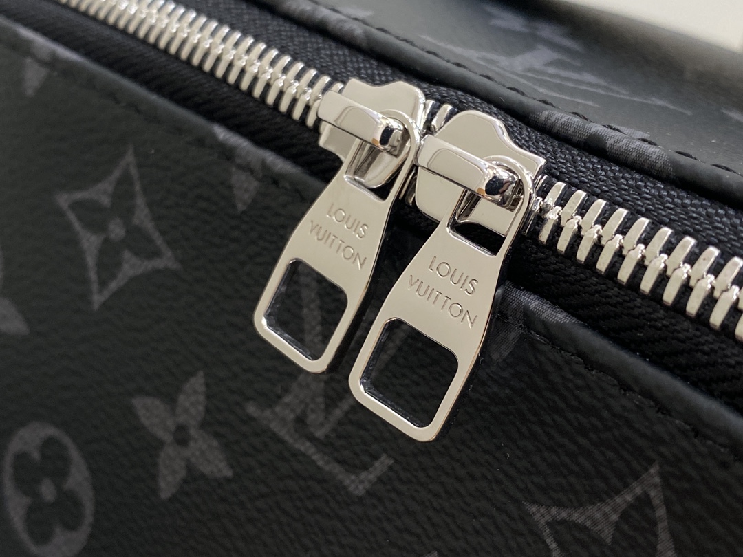 l**is V*t*n toiletry bag 2 compartments-24*13*13cm