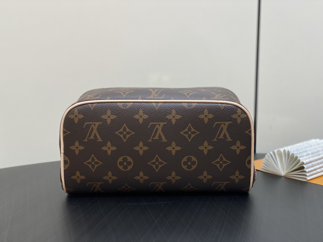 l**is V*t*n toiletry bag 2 compartments-24*13*13cm