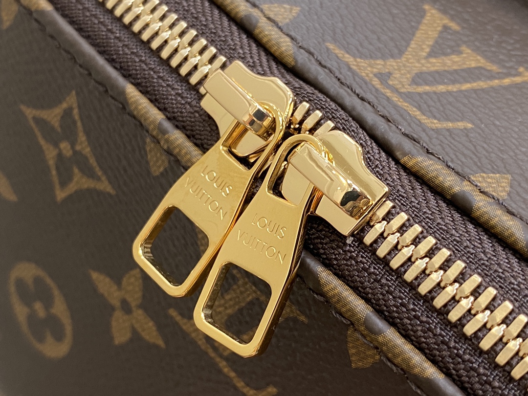 l**is V*t*n toiletry bag 2 compartments-24*13*13cm