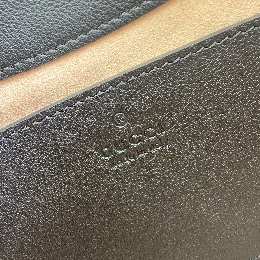 G*u*i padlock bag-26.5 x 13.5 x 4.5cm