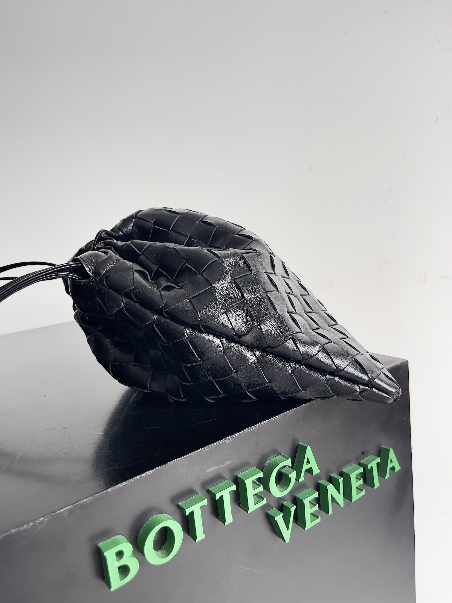 Bo*te*ga ve*ne*ta dustbag-32*23*1cm