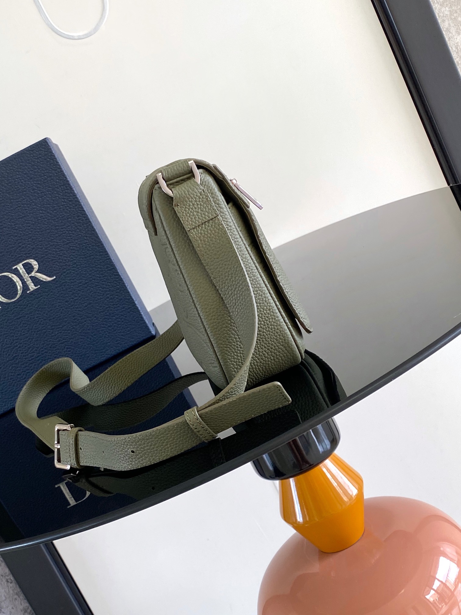 D*or men messenger bag-21 x 18 x 6cm