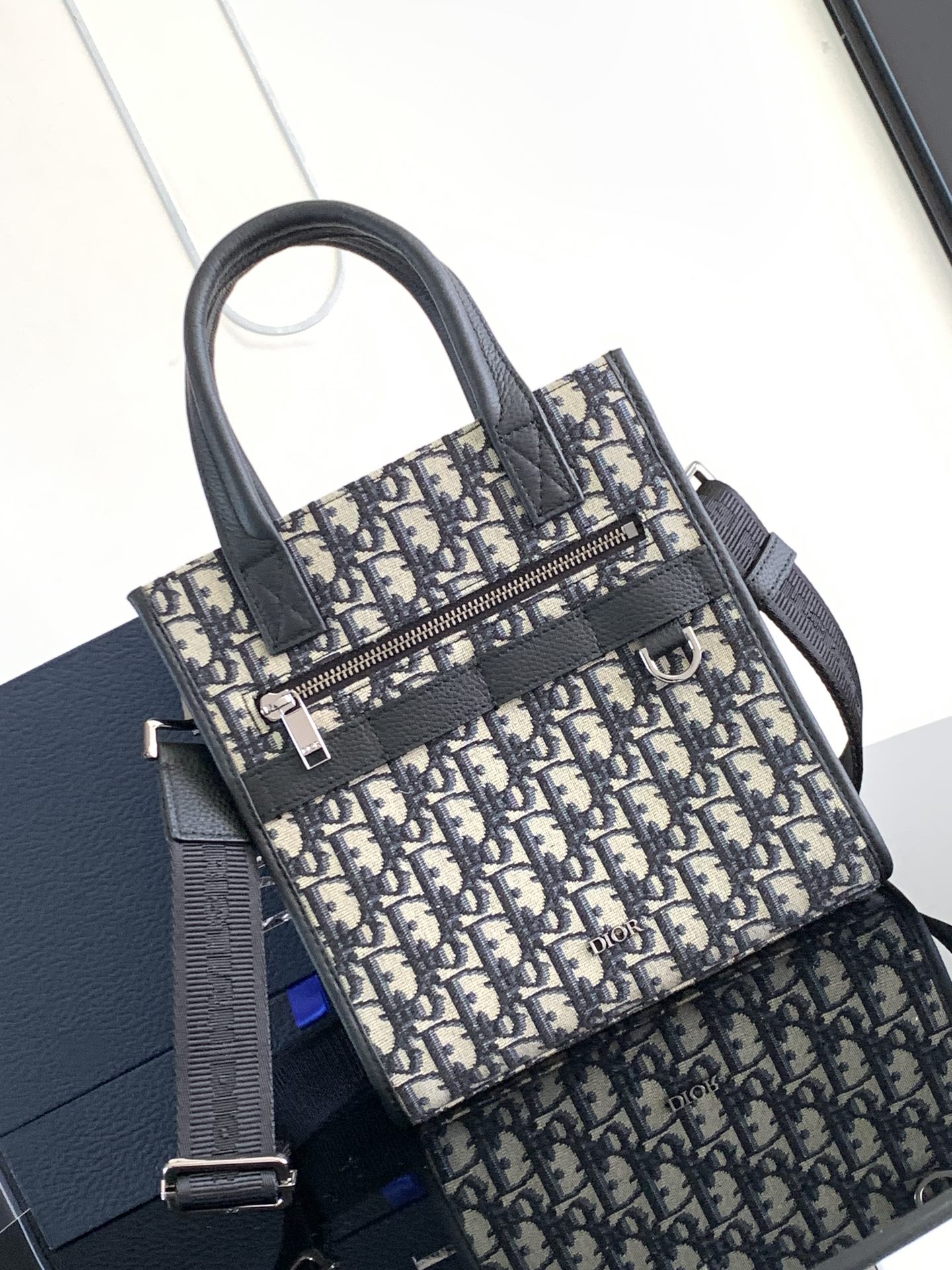 d*or safari N0*H-south bag-21 x 23.5 x 7.5cm