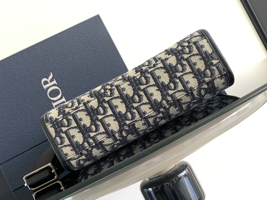 d*or safari N0*H-south bag-21 x 23.5 x 7.5cm