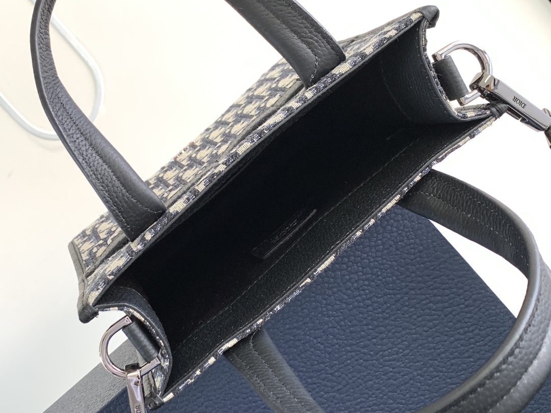 d*or safari N0*H-south bag-21 x 23.5 x 7.5cm