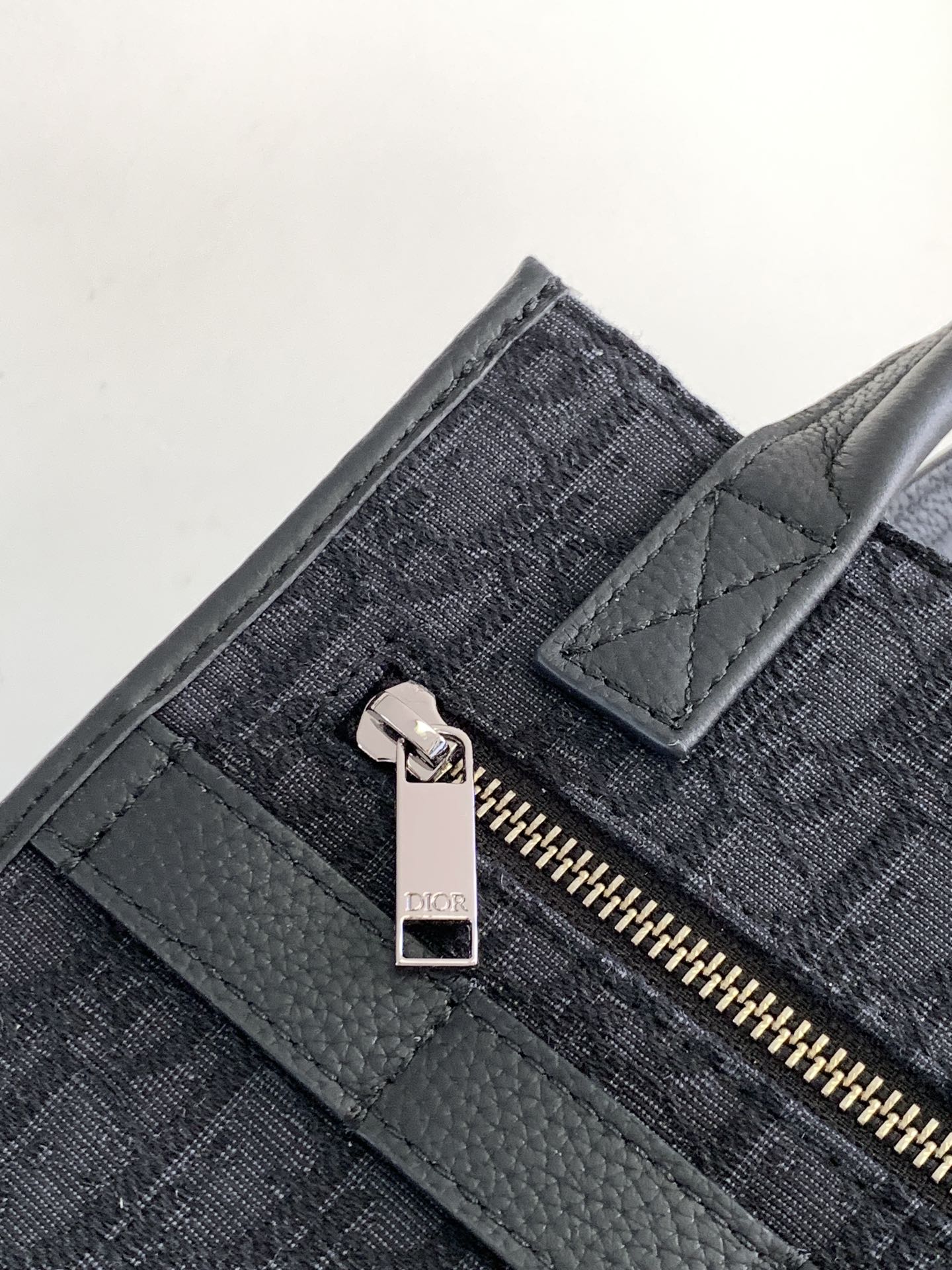 d*or safari N0*H-south bag-21 x 23.5 x 7.5cm