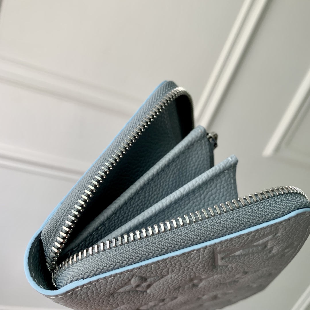 l**is V*t*n wallet-19.5 10.5 2.5cm