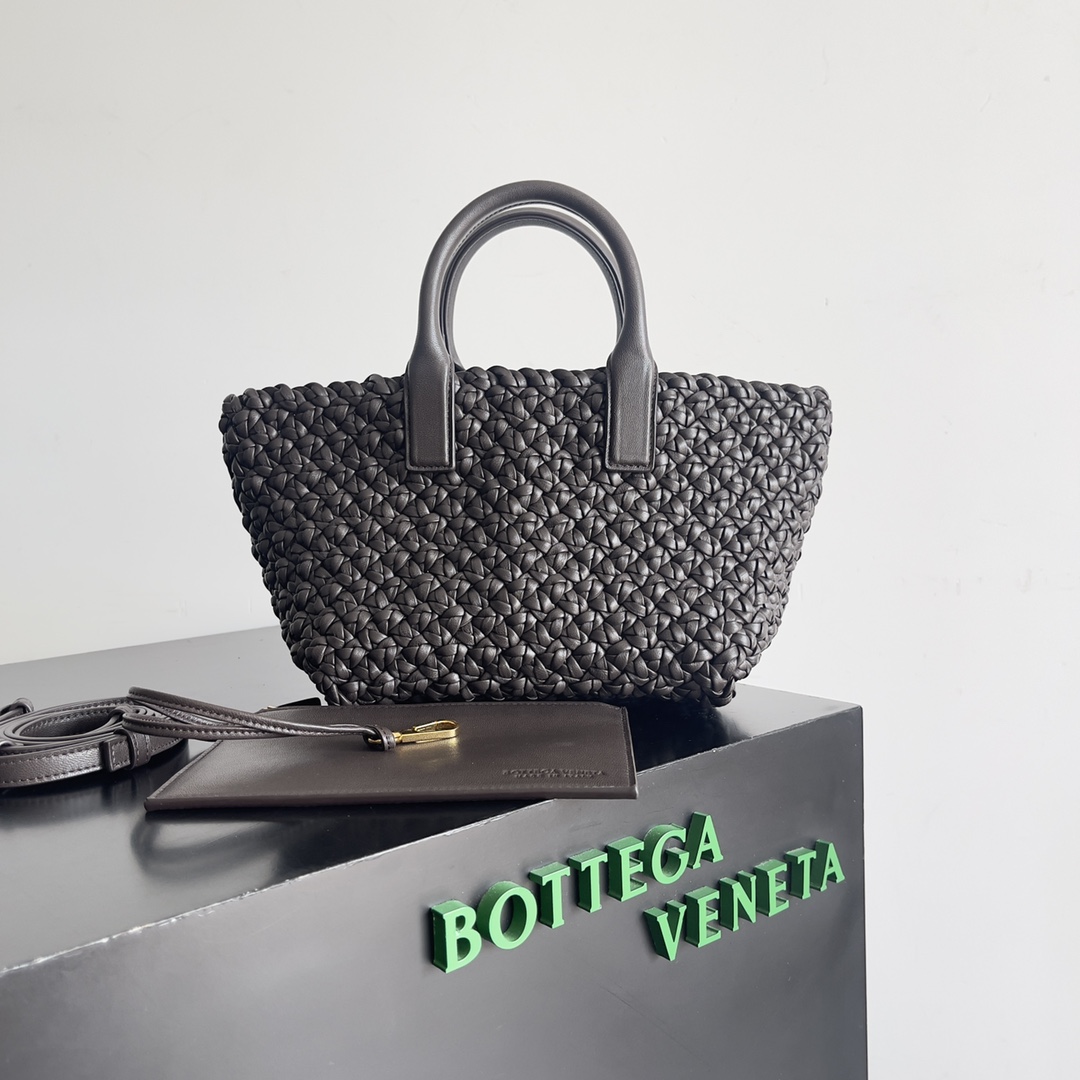 Bo*te*ga ve*ne*ta cabat tote-22*15.5*6.5cm