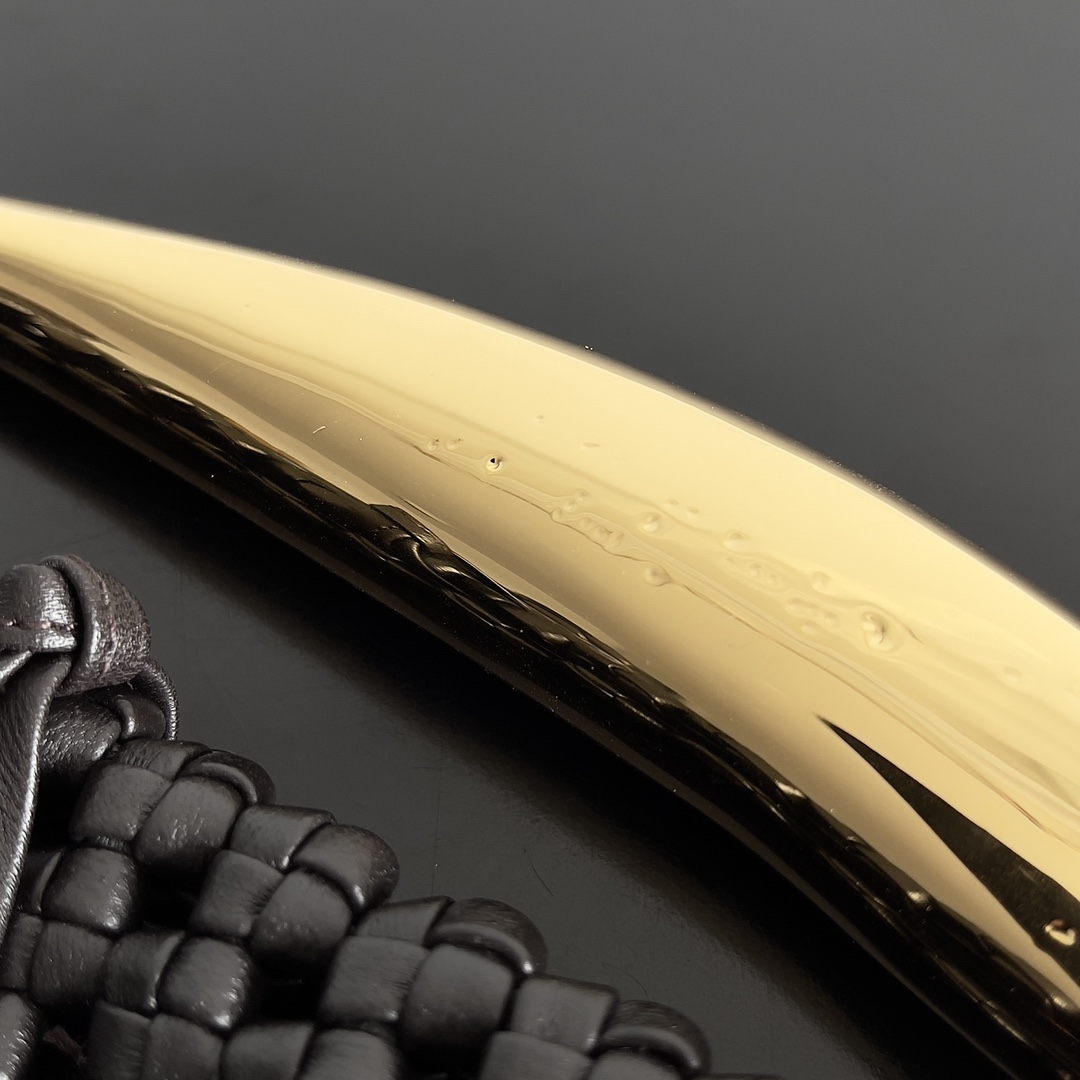 Bo*te*ga ve*ne*ta sardine bag-21*6*21cm