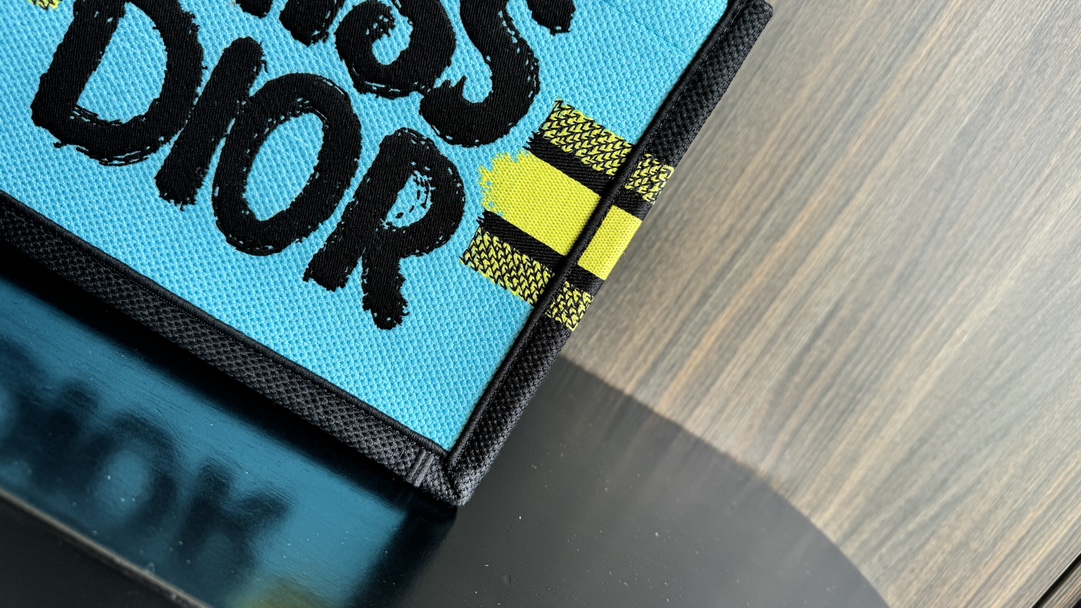 D*or small book tote-26*8*22cm