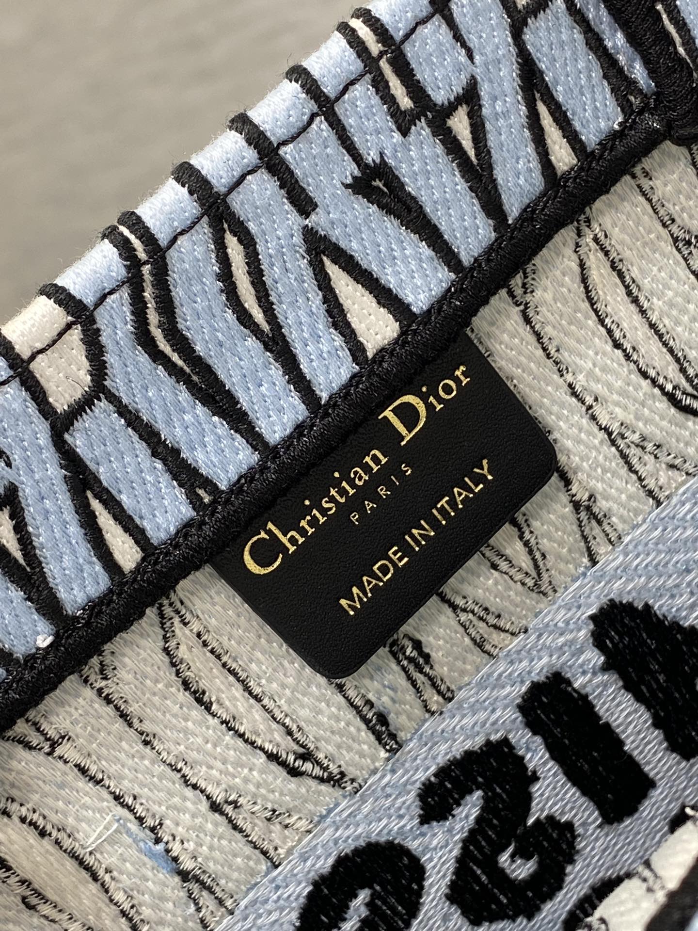 D*or small book tote-26*8*22cm