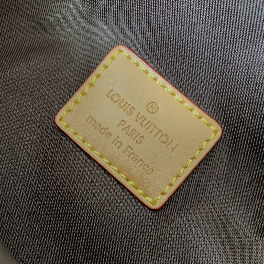 l**is V*t*n rush bum bag-m11563-30*15*8cm